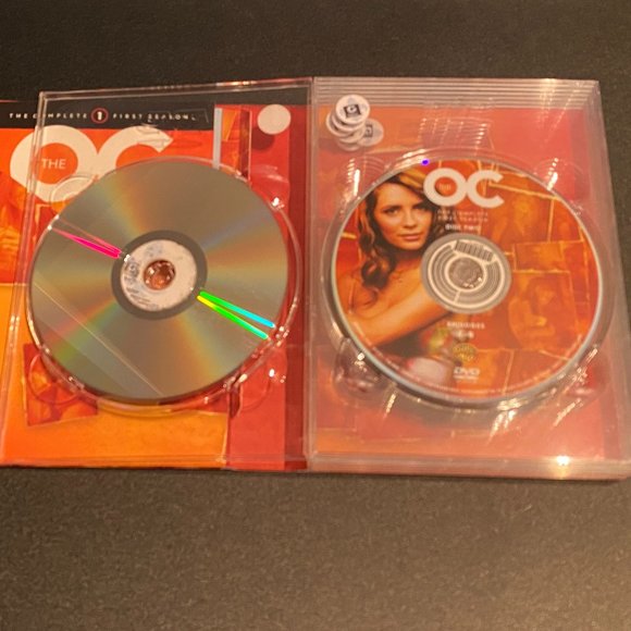 The O.C. - The Complete First Season (DVD, 2004, 7-Disc Set) - Picture 4 of 10